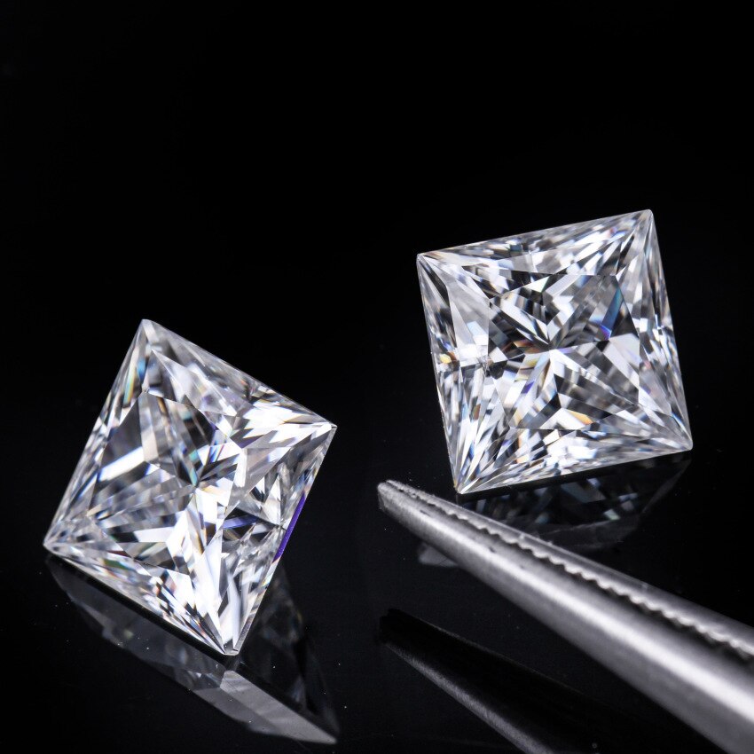 Dazzling Delights Princess Cut Moissanites